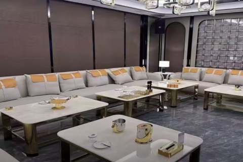 曲靖第一名KTV招聘服务员歌手礼仪提供住宿报销路费